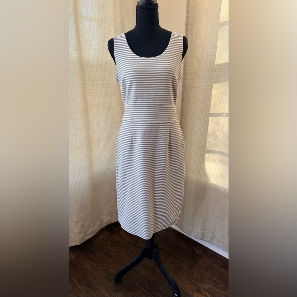 Banana Republic Beige White Striped Sleeveless Sheath Dress Sz 6 Career Minimal